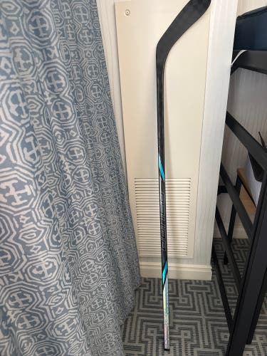 Senior Bauer Nexus Tracer Right Handed Hockey Stick P28 65 Flex (New)