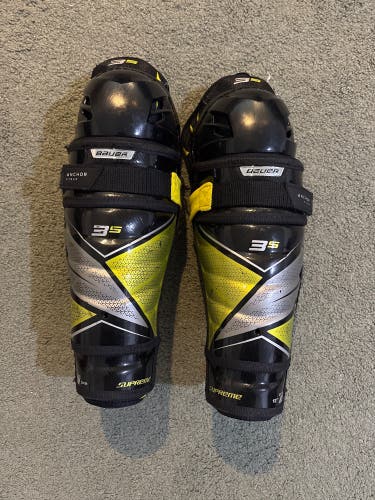 Junior Bauer Supreme 3S 12" Shin Pads (Used)