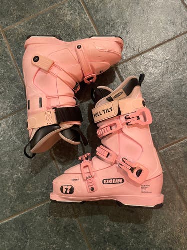 27.5 Off Pink Full Tilt Kicker Boots