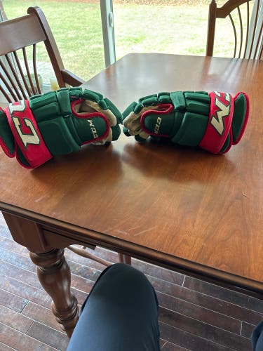 CCM HG97 Gloves 14" Pro Stock (Used)