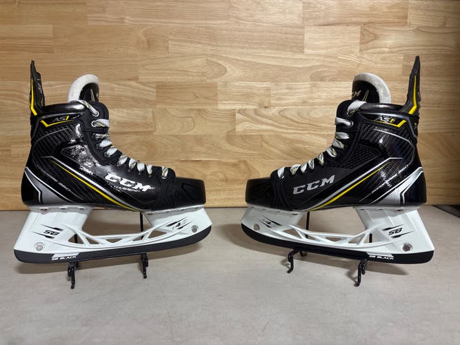 Black/Yellow 2018 CCM Super Tacks AS1 Hockey Skates Regular Width 8 (New)