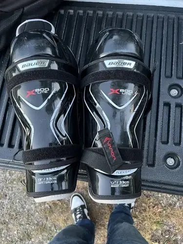 Junior Bauer Vapor X800 Lite 13" Shin Pads (Used)