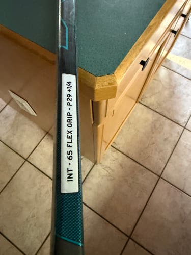 Intermediate CCM Vizion Left Hand Hockey Stick P29 65 Flex (Used)