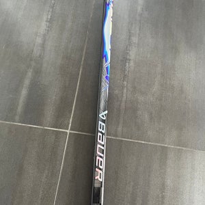 Senior Bauer Vapor Flylite Left Hand Hockey Stick P28 70 Flex (New)