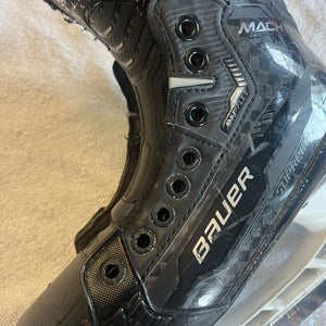 2022 Bauer Supreme Mach Hockey Skates Size 5 (Used)