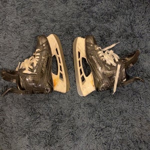 Black 2022 Bauer Supreme Mach Hockey Skates Regular Width 7 (Used)