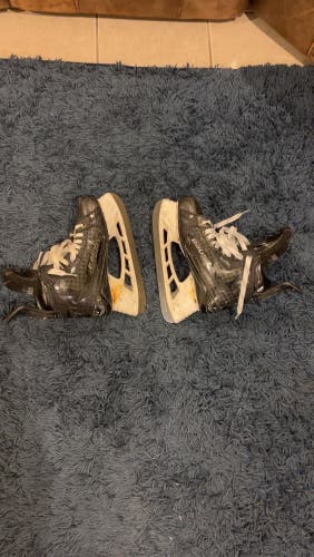 Black 2022 Bauer Supreme Mach Hockey Skates Regular Width 7 (Used)
