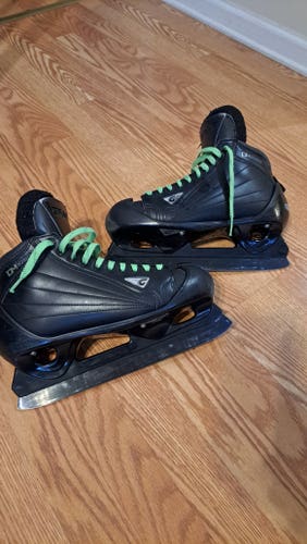 Graf DM1050 Hockey Goalie Skates Regular Width 9.5 (Used)