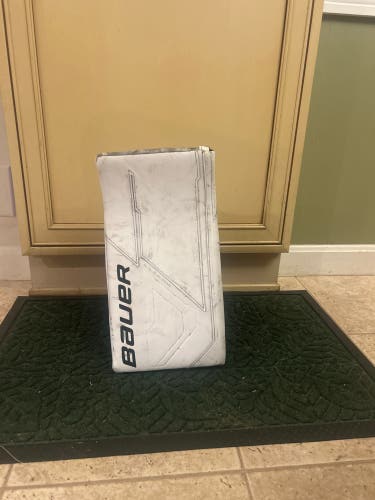Bauer M5 Pro Regular Blocker (Used)