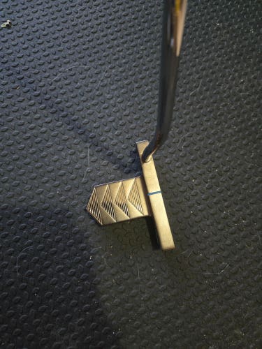 GEL Emerald RH Putter 34" (Used)