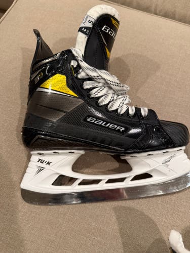 2020 Bauer Supreme 3S Pro Hockey Skates Size 5 (Used)