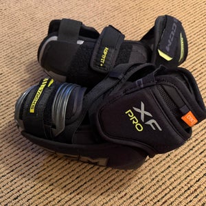 Senior Medium CCM Tacks XF Pro Elbow Pads Pro Stock (Used)