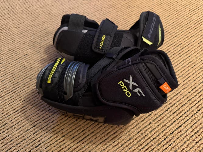 Senior Large CCM Tacks XF Pro Elbow Pads Pro Stock (Used)