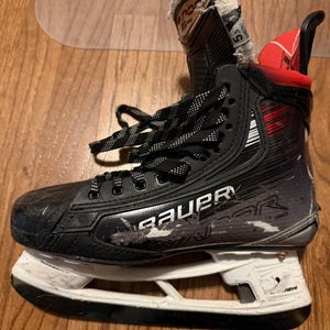 2023 Bauer Vapor X5 Pro Hockey Skates Size 5.5 (Used)