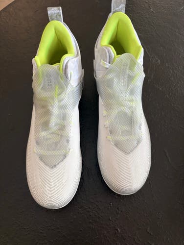 Unisex Size M 11.0 (W 12.0) Under Armour Highlight (New)
