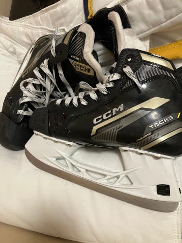 2022 barely used CCM Tacks AS-570 Hockey Skates Regular Width 7.5 (Used)