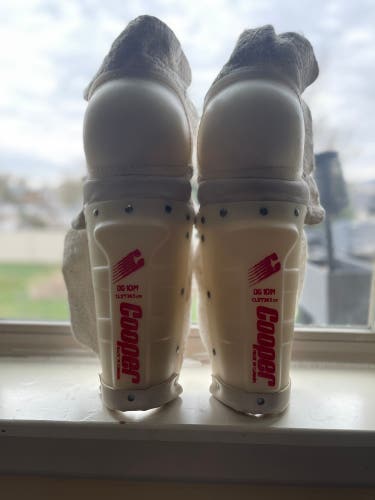 Cooper DG 10M Senior 13" Shin Pads (Used)