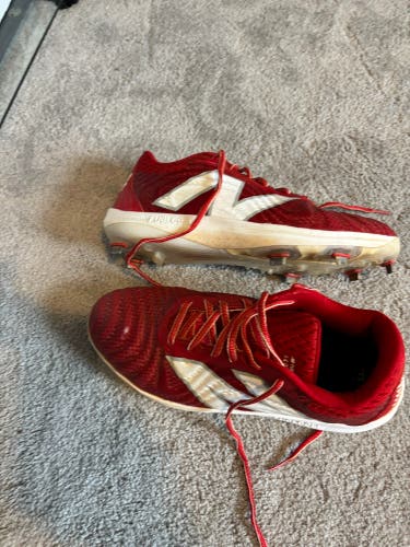 Red Men's Size M 10.5 (W 11.5) Adult New Balance Low Top Metal (Used)