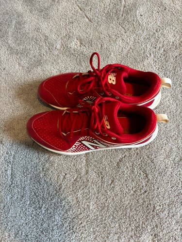 Red Women's Size M 8.5 (W 9.5) New Balance Low Top Metal (Used)