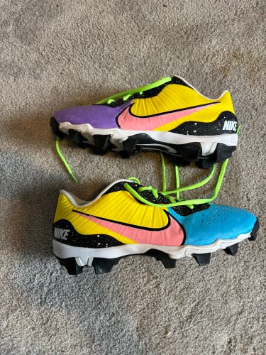 Pink Men's Size M 10.5 (W 11.5) Adult Nike FastFlex Low Top Molded Cleats (New)