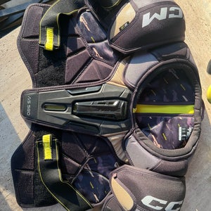 Men's XL Senior CCM Tacks AS 580 Shoulder Pads (Used)