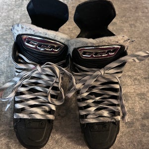 Black CCM Ribcor 86K Hockey Skates Regular Width Size 4 (Used)