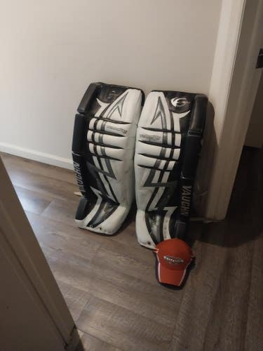 35" Vaughn Velocity 5 Pro 7990 Goalie Leg Pads (Used) with Vaughn hat