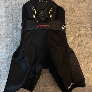 Junior Medium Bauer Vapor X Velocity Hockey Pants (Used)