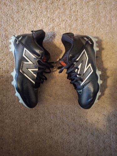 Black Kids 2.5K Youth New Balance Mid Top Molded Cleats (Used)