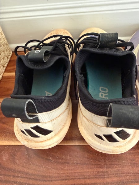 White Men's Adidas baseball cleats Size M 10.0 (W 11.0) Low Top (Used)