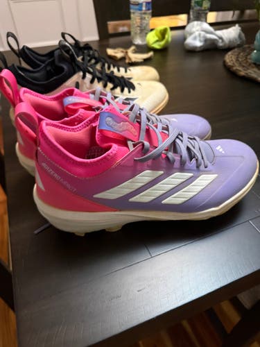 White Men's Adidas baseball cleats Size M 10.0 (W 11.0) Low Top (Used)