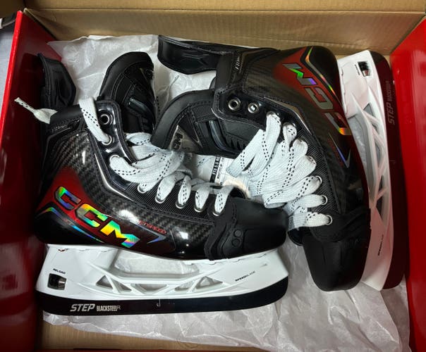2025 CCM JetSpeed FT8 Pro Hockey Skates Regular Width Size 5 (New)