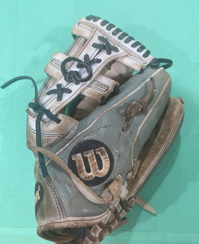 Used Wilson A2000 Right Hand Throw Softball Glove 11.75"