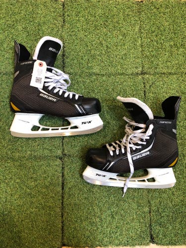 Senior Bauer Supreme One.4 Hockey Skates Regular Width 11 (Used)