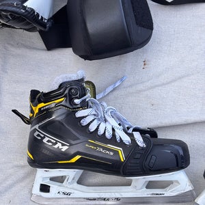 2020 CCM Super Tacks 9380 Hockey Goalie Skates Regular Width 8.5 (Used)