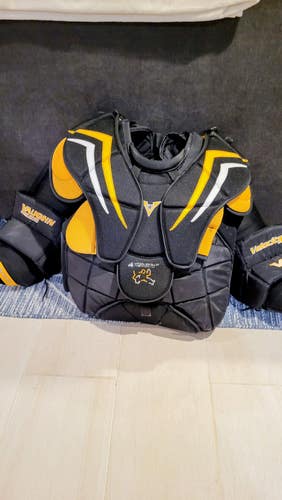 Large Vaughn V6 2200 Pro Goalie Chest Protector (Used)