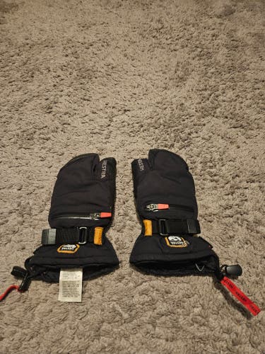 Hestra 3 Finger Mittens, Size 4