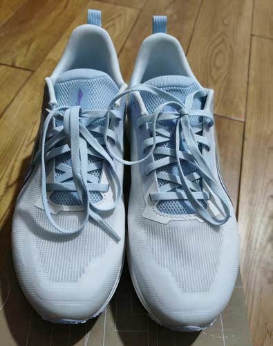 Used Training Shoes with Minimal Wear 7.0