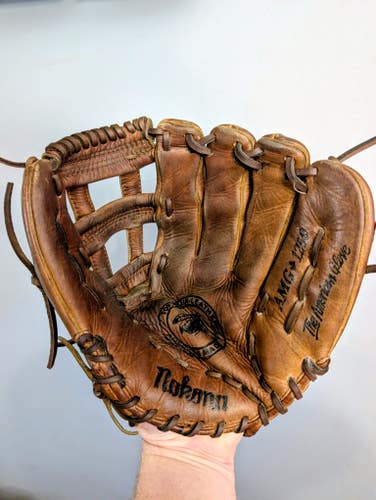 Nokona RH AMG 1250 Baseball Glove 12.5" (Used)