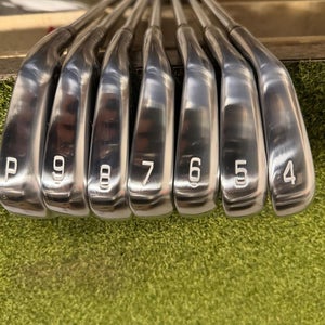 Mizunp Pro 243 4-PW Iron Set, Modus 120 Stiff Flex, RH