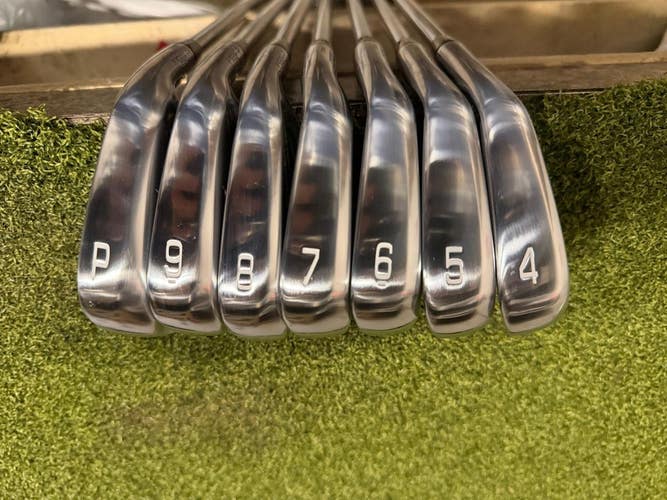 Mizunp Pro 243 4-PW Iron Set, Modus 120 Stiff Flex, RH