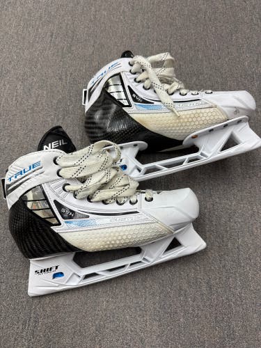 2023 True SVH Pro Two Piece Hockey Goalie Skates Regular Width 7 (Used)