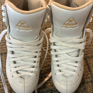 Jackson Ultima Figure Skates C Junior 2 (Used)