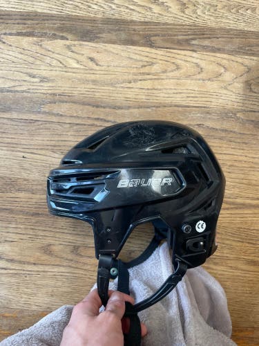 Medium Bauer Re-Akt 150 Helmet (Used)