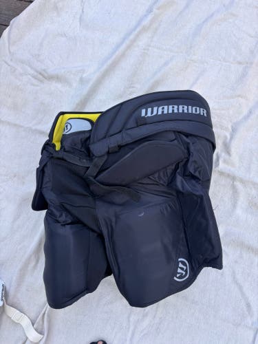 Senior Medium Warrior Ritual X3E Hockey Goalie Pants (Used)