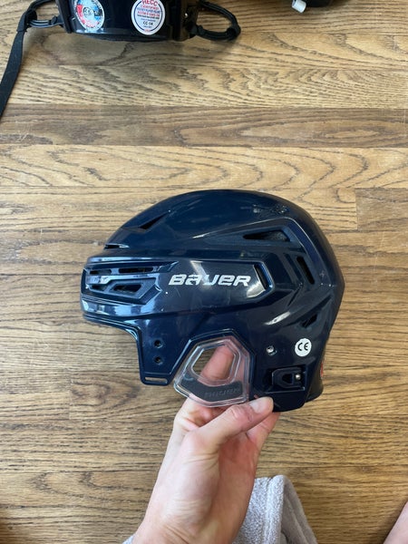 Medium Bauer Re-Akt 150 Helmet (Used)