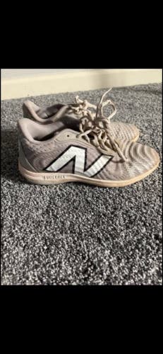 Gray Men's Size M 7.0 (W 8.0) Youth New Balance 4040 Low Top Metal (Used)