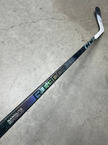 100 Flex P29 Senior CCM Trigger 8 Pro Left Hand Hockey Stick Pro Stock (Used)