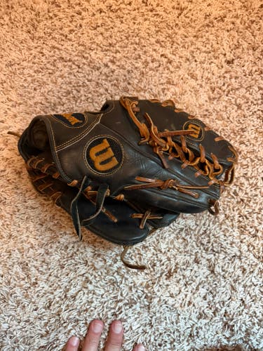 Wilson A2000 RH Infield Baseball Glove 11.75" (Used)