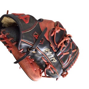 Used 44 PRO SIGNATURE SERIES BB/SB Glove RH Throw Black And Wine Red 11 1/2" 11760-S000089299